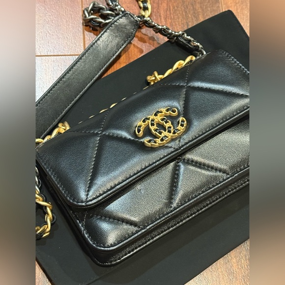 Chanel Lambskin Quilted Chanel 19 Wallet On Chain WOC Black - Picture 8 of 13